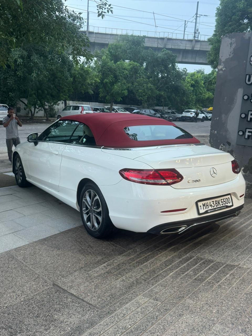 Mercedes C300 - Image 2